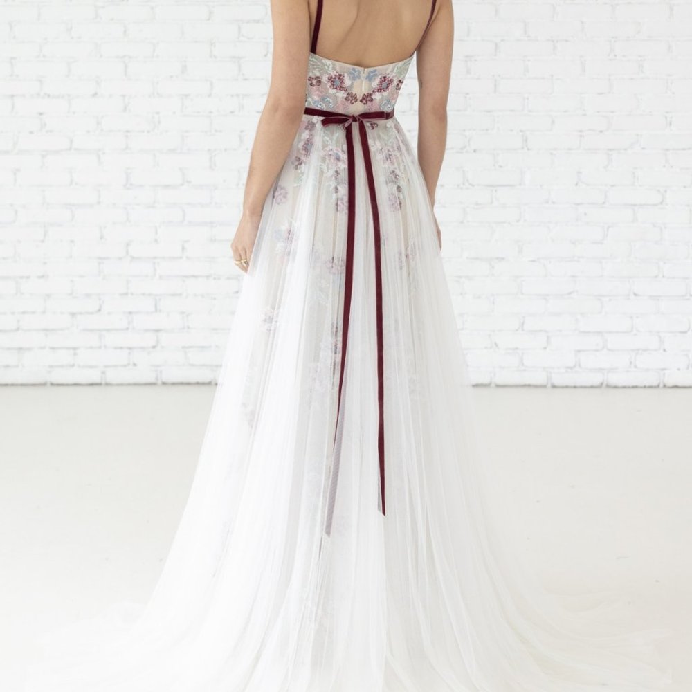 Willowby by Watters Everheart wedding gown, size 0 - Picture 2 of 14